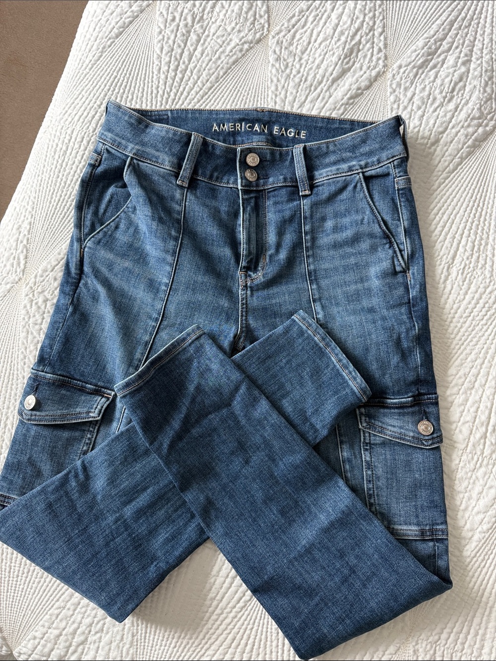 American Eagle Outfitters Women's Cargo Jeggings in Blue Wash